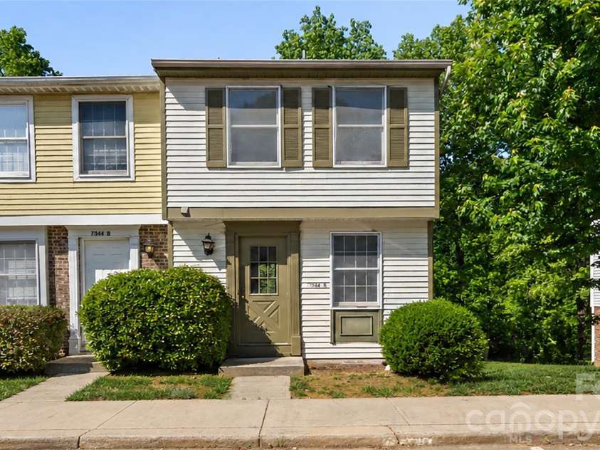 7344 Pebblestone Drive, Charlotte, NC 28212.  MLS# CAR4378230, YatesRealty ID 20570. Desirable End Unit