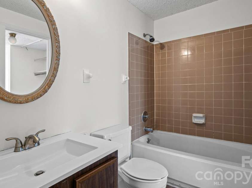 7344 Pebblestone Drive, Charlotte, NC 28212.  MLS# CAR4378230, YatesRealty ID 20570. Full Bathroom on Second Level