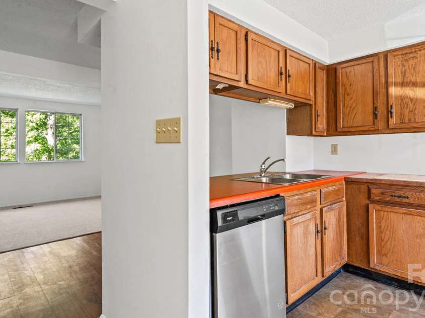 7344 Pebblestone Drive, Charlotte, NC 28212.  MLS# CAR4378230, YatesRealty ID 20570. Kitchen on Main Level