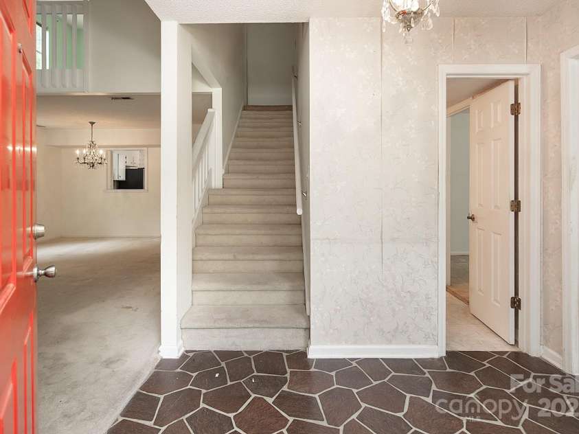 8618 Rittenhouse Circle, Charlotte, NC 28270.  MLS# CAR4267500, YatesRealty ID 20571. 