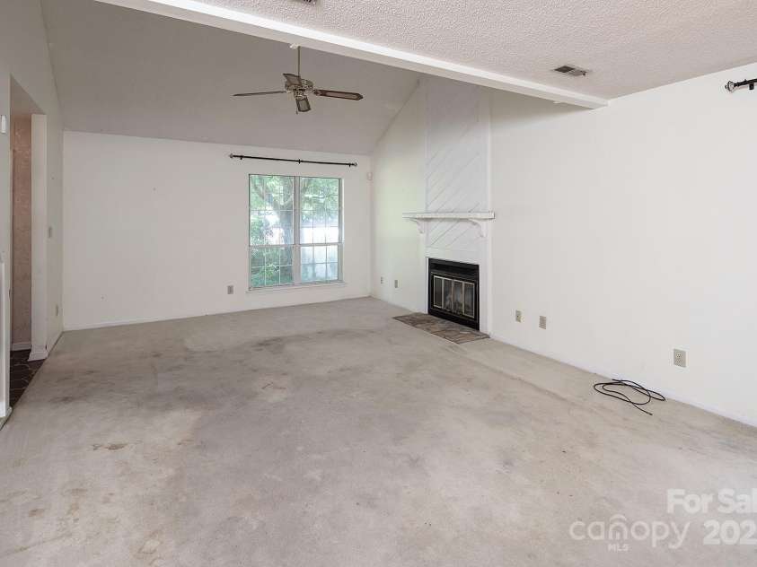 8618 Rittenhouse Circle, Charlotte, NC 28270.  MLS# CAR4267500, YatesRealty ID 20571. 