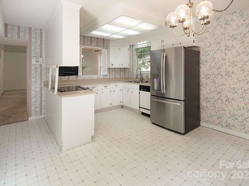 8618 Rittenhouse Circle, Charlotte, NC 28270.  MLS# CAR4267500, YatesRealty ID 20571. 