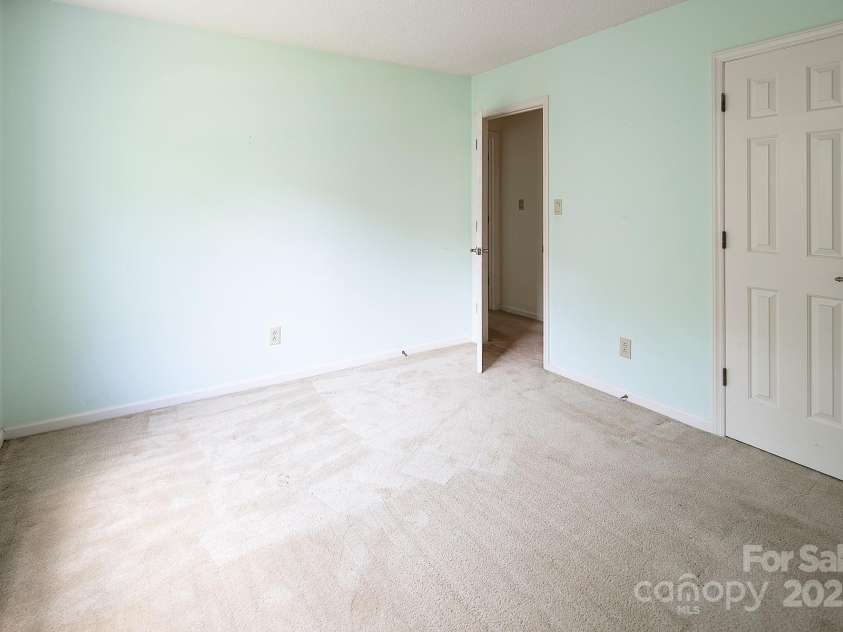 8618 Rittenhouse Circle, Charlotte, NC 28270.  MLS# CAR4267500, YatesRealty ID 20571. 