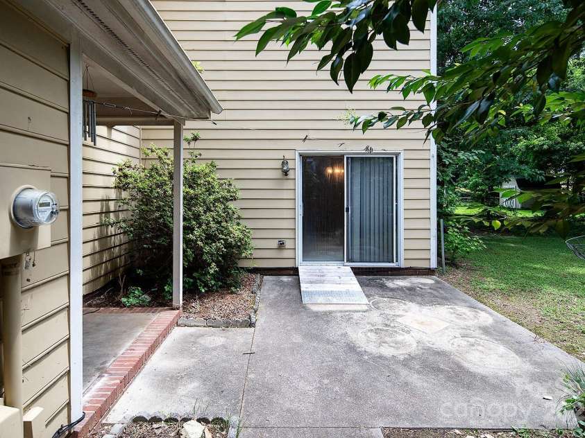 8618 Rittenhouse Circle, Charlotte, NC 28270.  MLS# CAR4267500, YatesRealty ID 20571. 