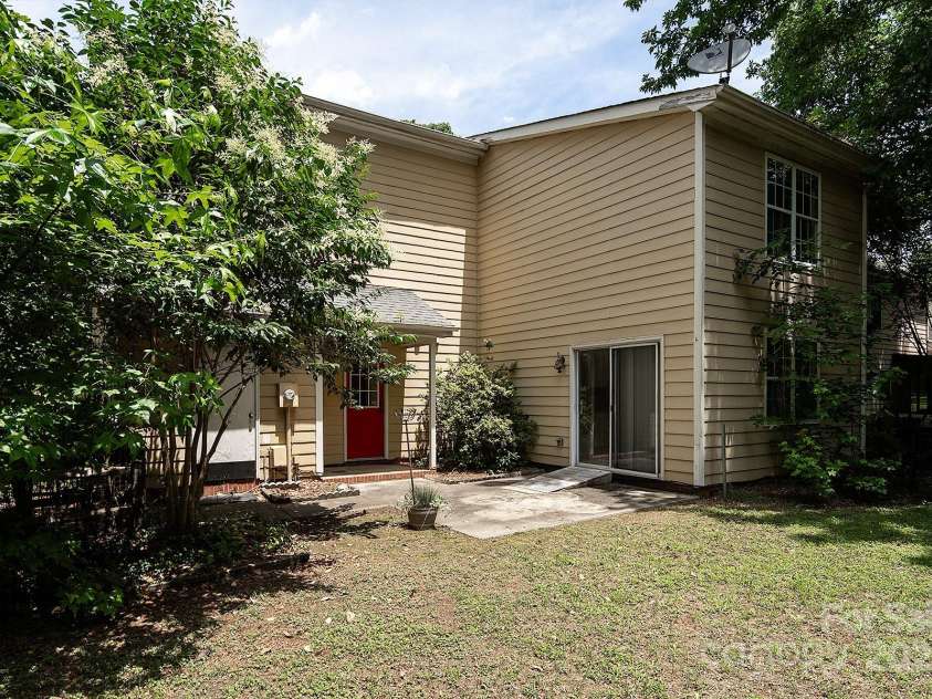 8618 Rittenhouse Circle, Charlotte, NC 28270.  MLS# CAR4267500, YatesRealty ID 20571. 