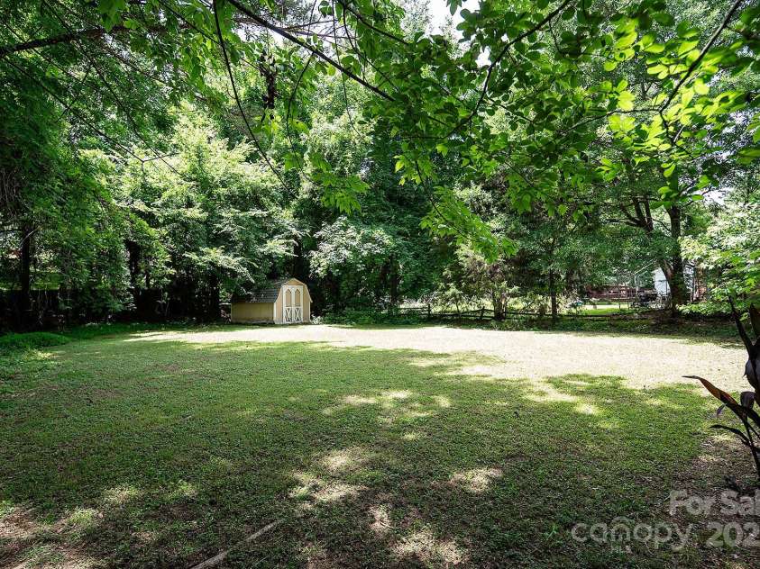 8618 Rittenhouse Circle, Charlotte, NC 28270.  MLS# CAR4267500, YatesRealty ID 20571. 