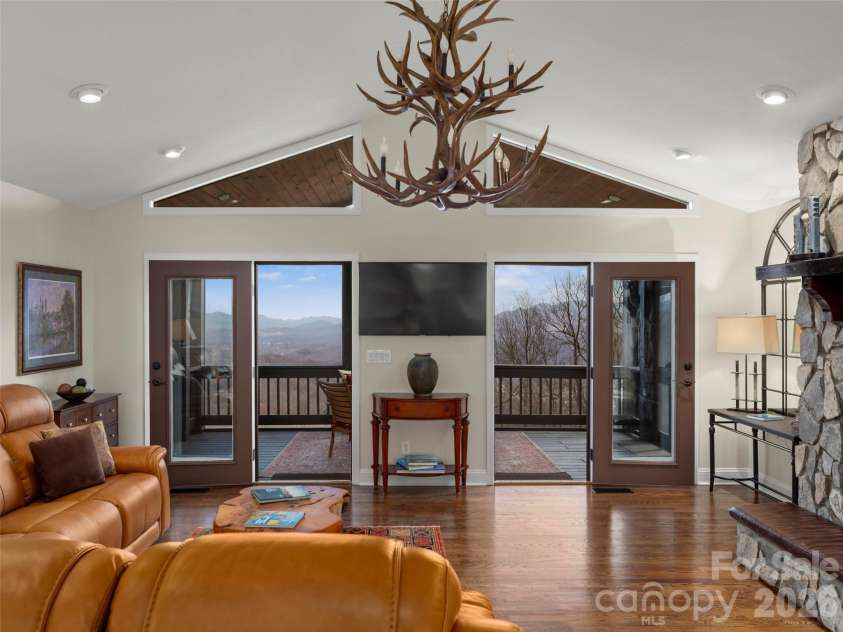 220 Dulcimer Lane, Waynesville, NC 28786.  MLS# CAR4367759, YatesRealty ID 20572. 