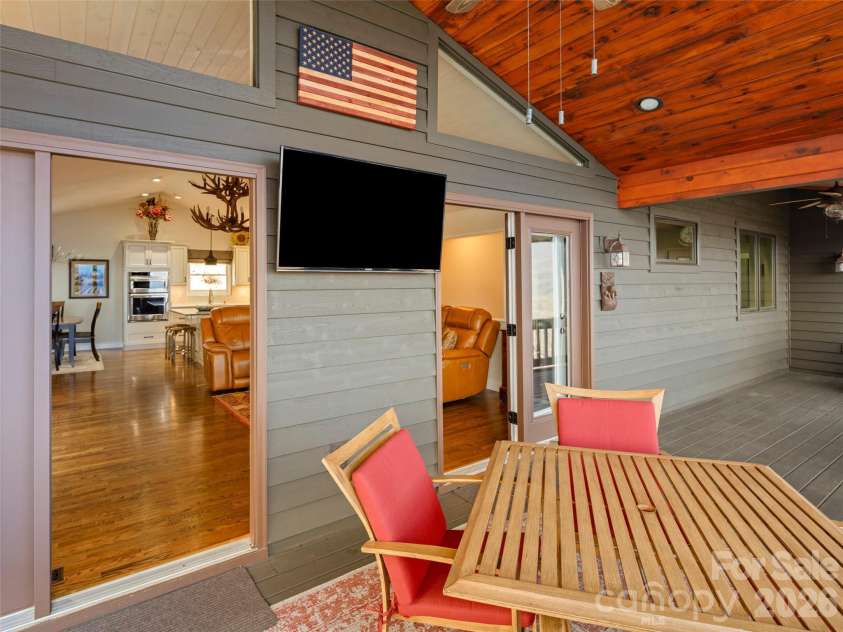 220 Dulcimer Lane, Waynesville, NC 28786.  MLS# CAR4367759, YatesRealty ID 20572. 