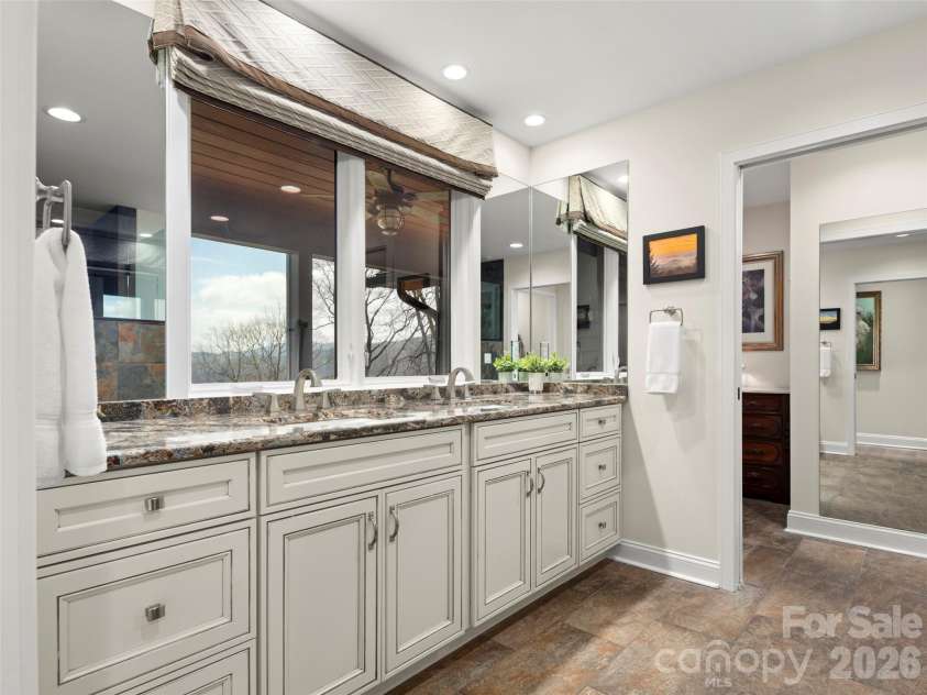 220 Dulcimer Lane, Waynesville, NC 28786.  MLS# CAR4367759, YatesRealty ID 20572. 
