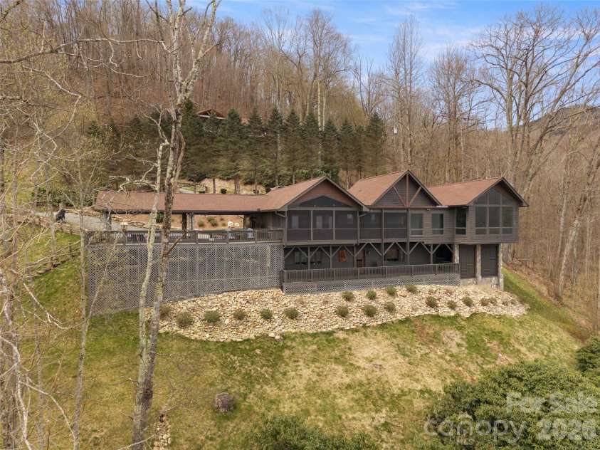 220 Dulcimer Lane, Waynesville, NC 28786.  MLS# CAR4367759, YatesRealty ID 20572. 