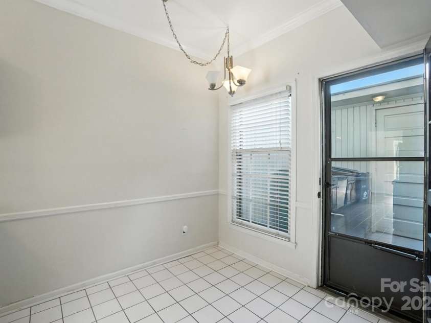 5947 Quail Hollow Road, Charlotte, NC 28210.  MLS# CAR4263642, YatesRealty ID 20572. 