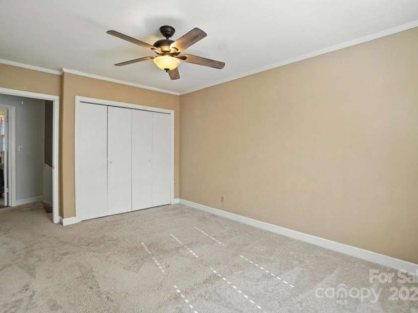 5947 Quail Hollow Road, Charlotte, NC 28210.  MLS# CAR4263642, YatesRealty ID 20572. 