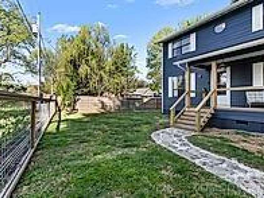 103 Rainbow Lane, Black Mountain, NC 28711.  MLS# CAR4372453, YatesRealty ID 20574. 