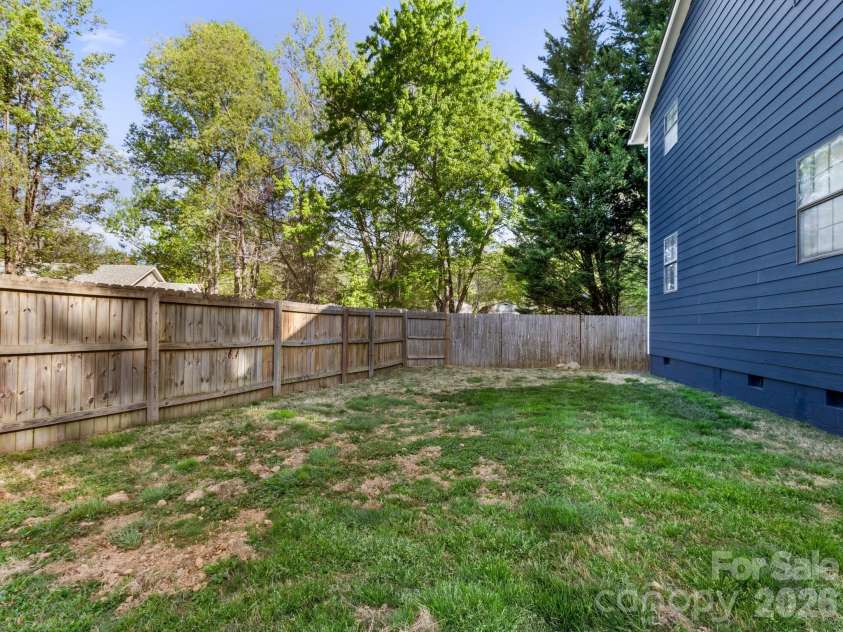 103 Rainbow Lane, Black Mountain, NC 28711.  MLS# CAR4372453, YatesRealty ID 20574. 