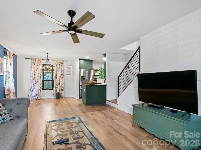 103 Rainbow Lane, Black Mountain, NC 28711.  MLS# CAR4372453, YatesRealty ID 20574. 