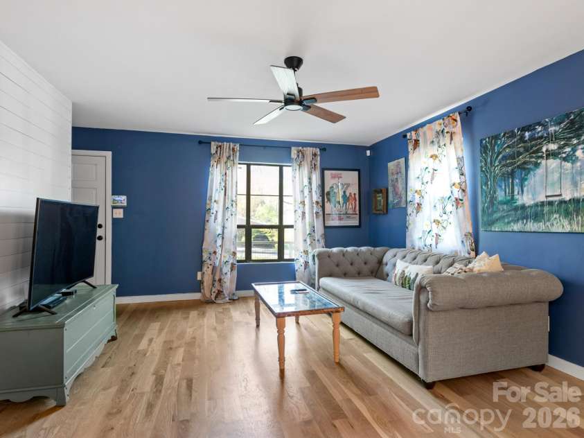 103 Rainbow Lane, Black Mountain, NC 28711.  MLS# CAR4372453, YatesRealty ID 20574. 