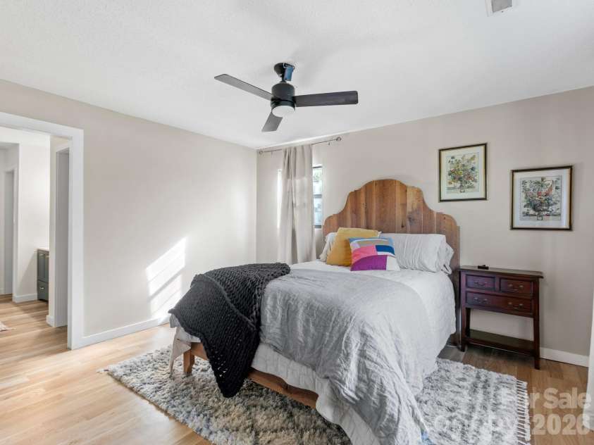 103 Rainbow Lane, Black Mountain, NC 28711.  MLS# CAR4372453, YatesRealty ID 20574. 