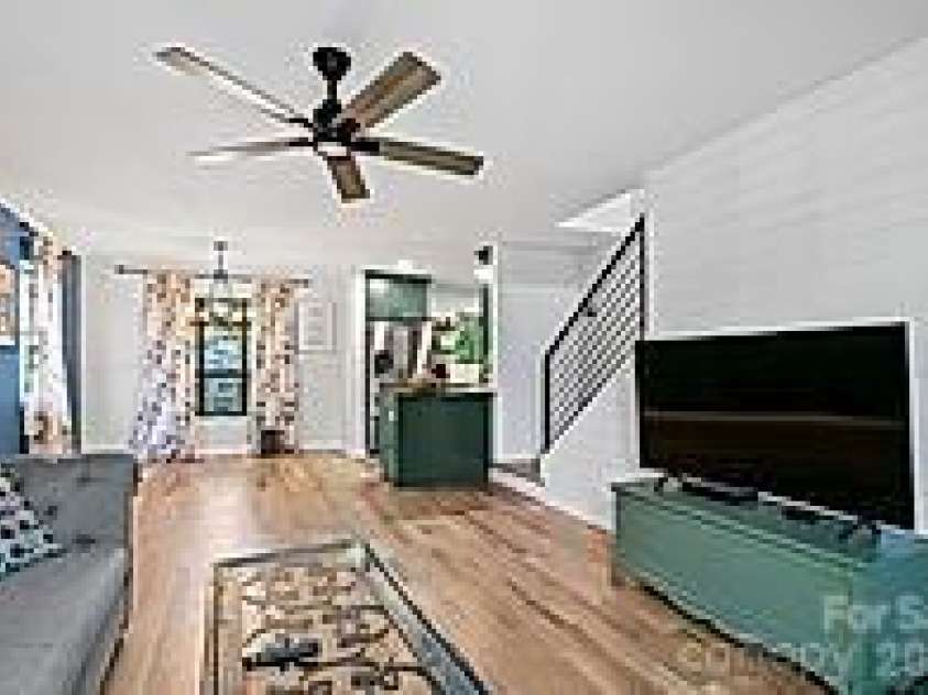 103 Rainbow Lane, Black Mountain, NC 28711.  MLS# CAR4372453, YatesRealty ID 20574. 