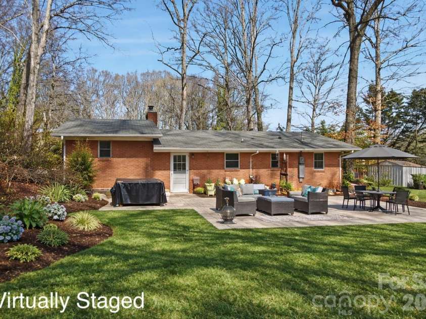 10608 Glenmac Road, Charlotte, NC 28215.  MLS# CAR4346750, YatesRealty ID 20576. Virtually Staged Backyard and Patio!