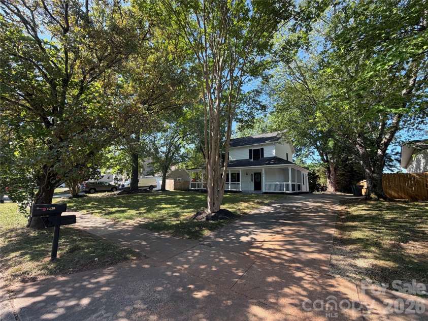 4339 Bathurst Drive, Charlotte, NC 28227.  MLS# CAR4374926, YatesRealty ID 20577. 