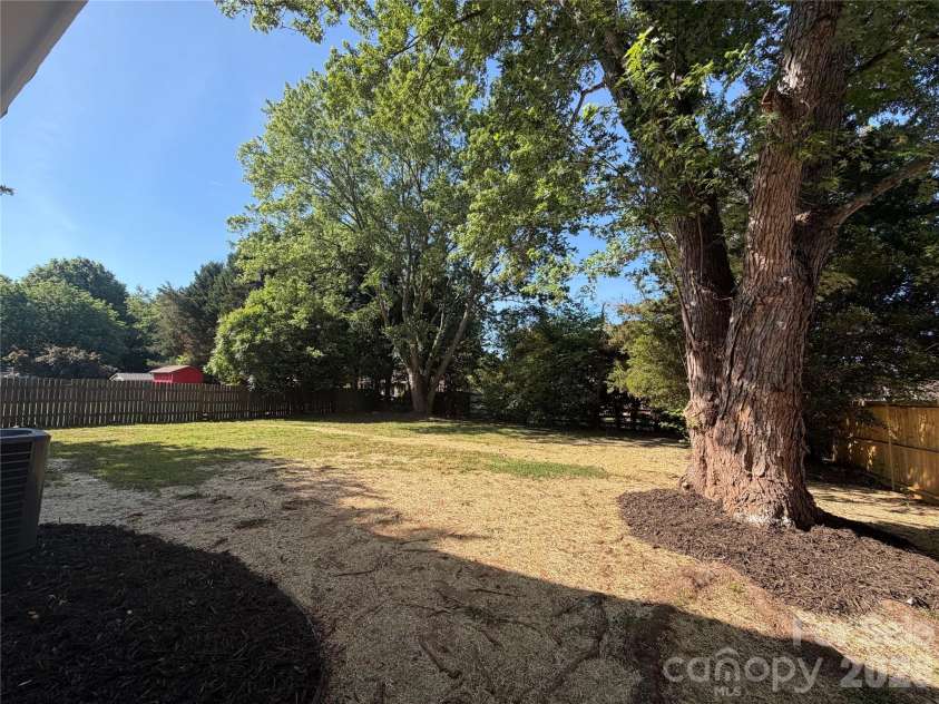 4339 Bathurst Drive, Charlotte, NC 28227.  MLS# CAR4374926, YatesRealty ID 20577. 