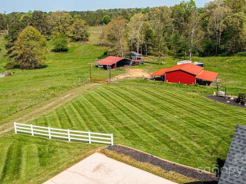 5544 Quail Creek Drive, Granite Falls, NC 28630.  MLS# CAR4225286, YatesRealty ID 20577. 