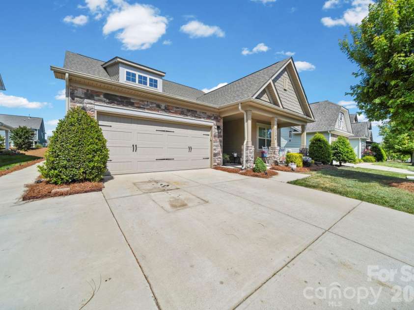 3294 Kelsey Plaza, Kannapolis, NC 28081.  MLS# CAR4377177, YatesRealty ID 20579. 