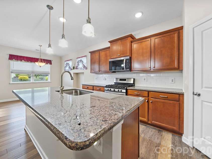 3294 Kelsey Plaza, Kannapolis, NC 28081.  MLS# CAR4377177, YatesRealty ID 20579. 