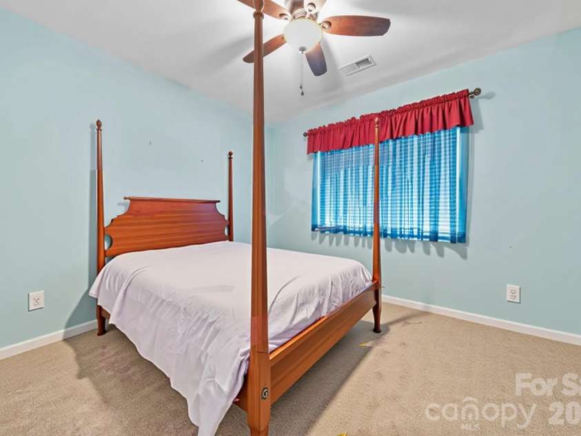 3294 Kelsey Plaza, Kannapolis, NC 28081.  MLS# CAR4377177, YatesRealty ID 20579. 