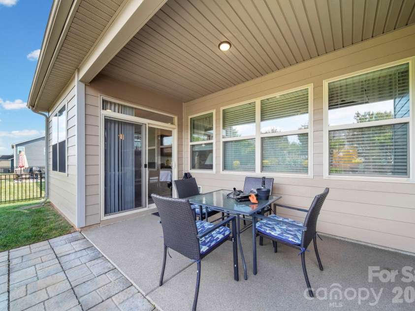 3294 Kelsey Plaza, Kannapolis, NC 28081.  MLS# CAR4377177, YatesRealty ID 20579. 