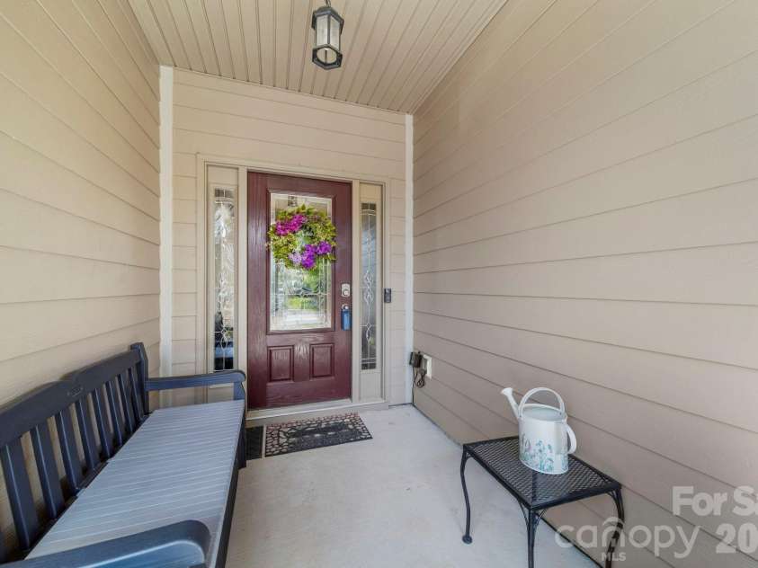 3294 Kelsey Plaza, Kannapolis, NC 28081.  MLS# CAR4377177, YatesRealty ID 20579. 