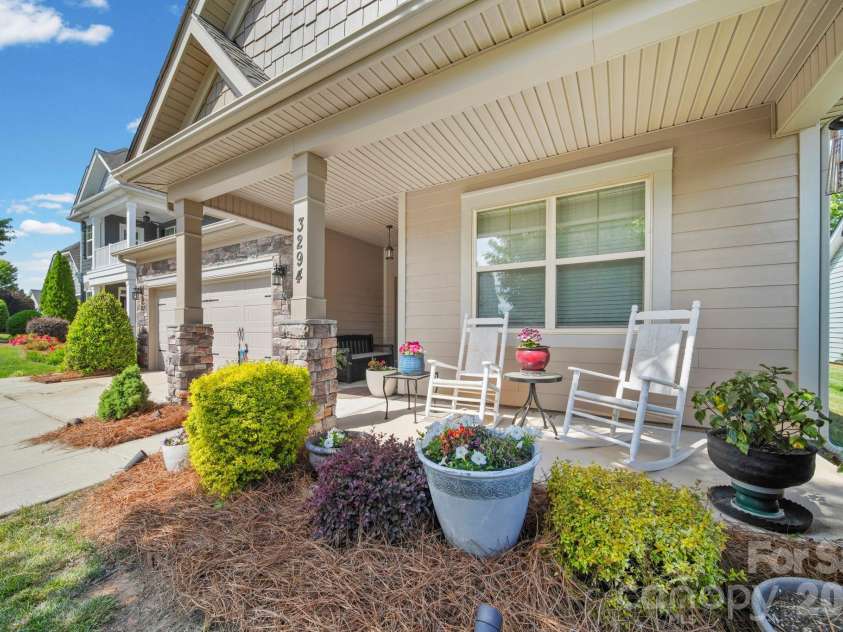 3294 Kelsey Plaza, Kannapolis, NC 28081.  MLS# CAR4377177, YatesRealty ID 20579. 