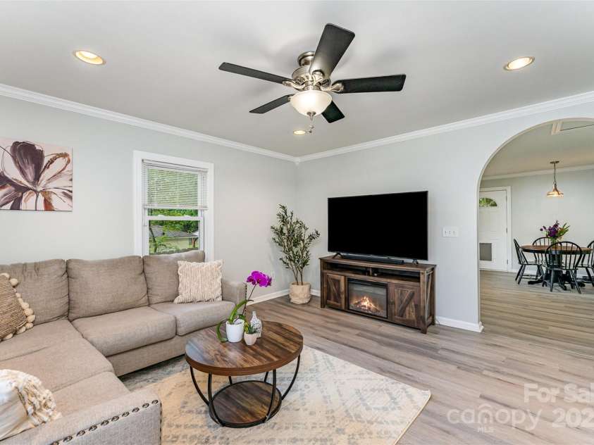 910 A Street, Kannapolis, NC 28081.  MLS# CAR4264488, YatesRealty ID 20579. 