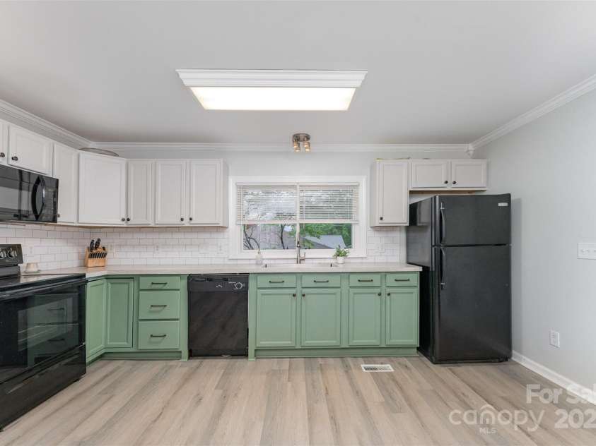 910 A Street, Kannapolis, NC 28081.  MLS# CAR4264488, YatesRealty ID 20579. 