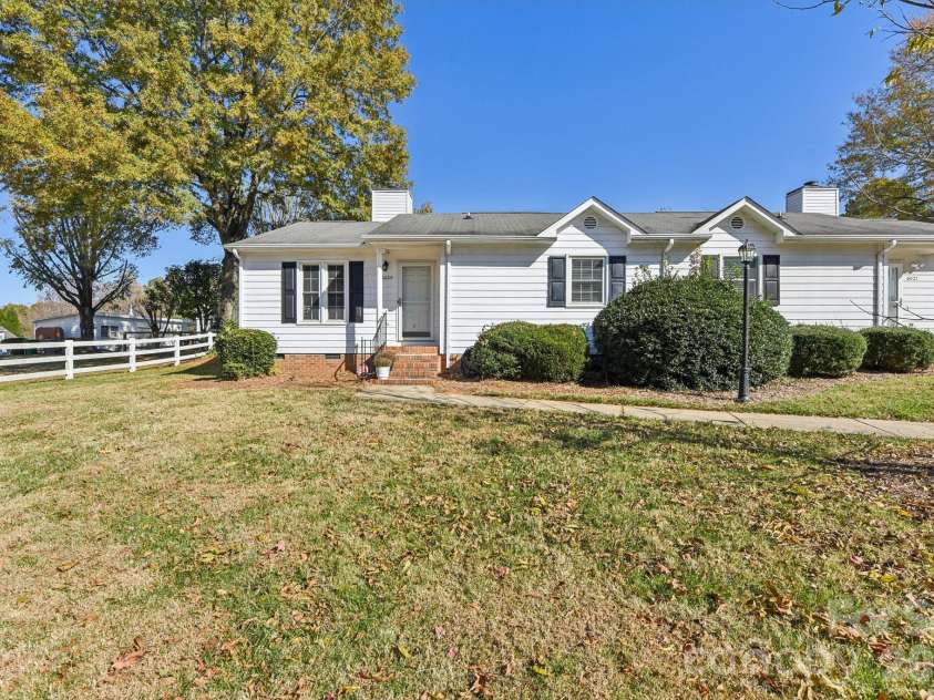 6025 Crape Myrtle Lane, Charlotte, NC 28216.  MLS# CAR4327865, YatesRealty ID 2058. 