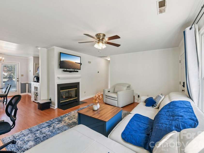 6025 Crape Myrtle Lane, Charlotte, NC 28216.  MLS# CAR4327865, YatesRealty ID 2058. 
