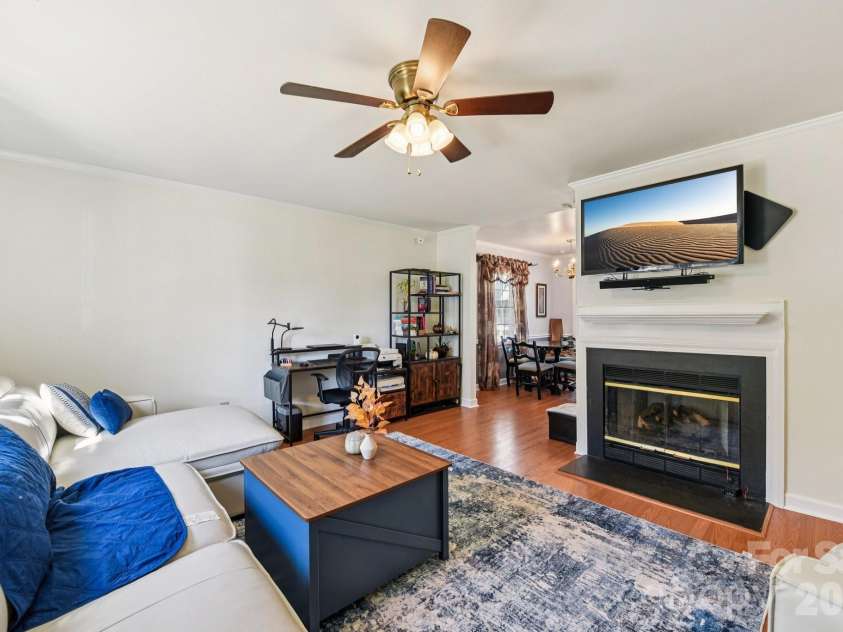 6025 Crape Myrtle Lane, Charlotte, NC 28216.  MLS# CAR4327865, YatesRealty ID 2058. 