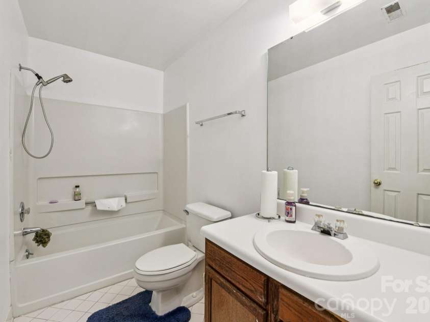 6025 Crape Myrtle Lane, Charlotte, NC 28216.  MLS# CAR4327865, YatesRealty ID 2058. 