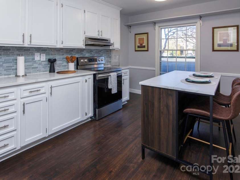 6742 Constitution Lane, Charlotte, NC 28210.  MLS# CAR4212868, YatesRealty ID 2058. 