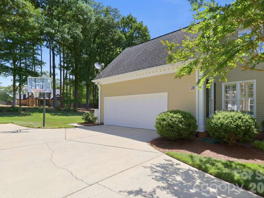 5306 Berrywood Lane, Monroe, NC 28110.  MLS# CAR4378812, YatesRealty ID 20580. 