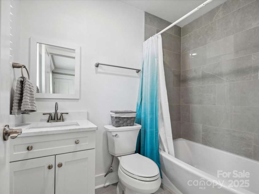 195 Bluebird Lane, Salisbury, NC 28146.  MLS# CAR4259402, YatesRealty ID 20581. 2nd en suite Bath