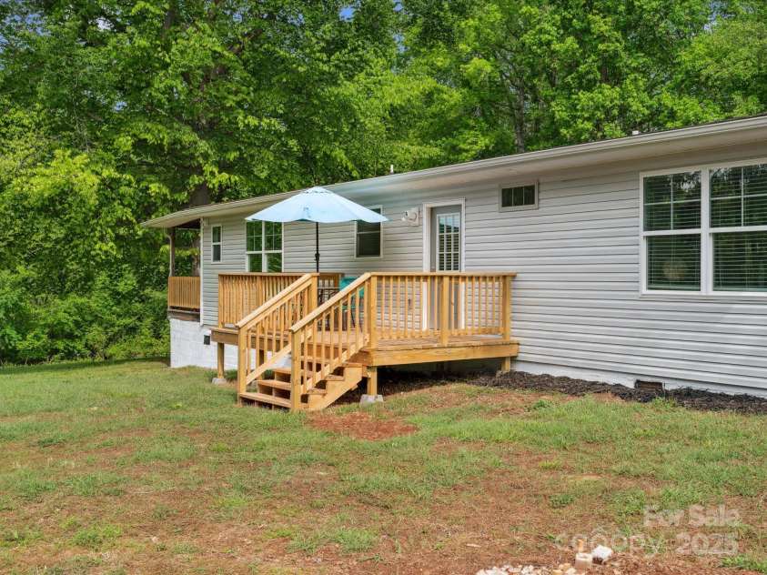 195 Bluebird Lane, Salisbury, NC 28146.  MLS# CAR4259402, YatesRealty ID 20581. Bach Deck
