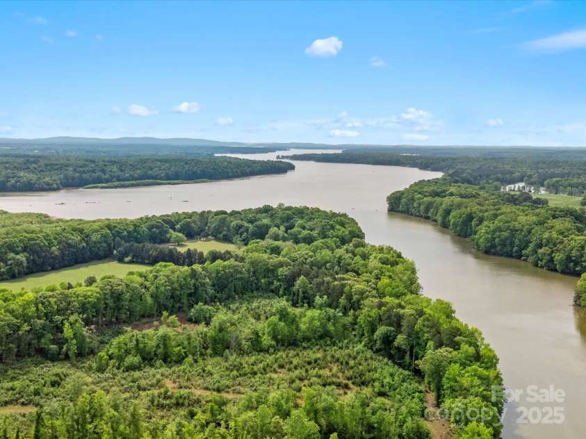 195 Bluebird Lane, Salisbury, NC 28146.  MLS# CAR4259402, YatesRealty ID 20581. High rock lake