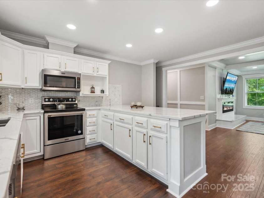 195 Bluebird Lane, Salisbury, NC 28146.  MLS# CAR4259402, YatesRealty ID 20581. Kitchen