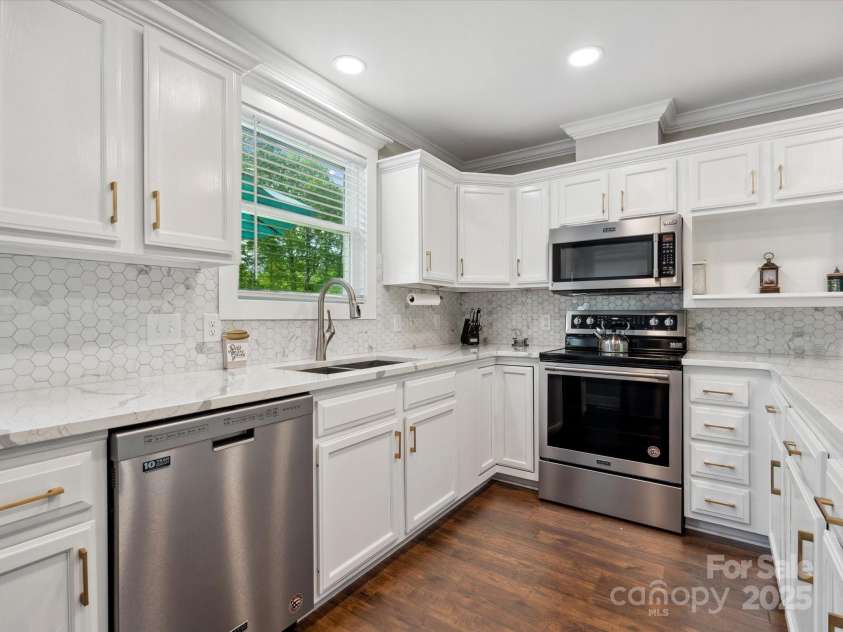 195 Bluebird Lane, Salisbury, NC 28146.  MLS# CAR4259402, YatesRealty ID 20581. Kitchen