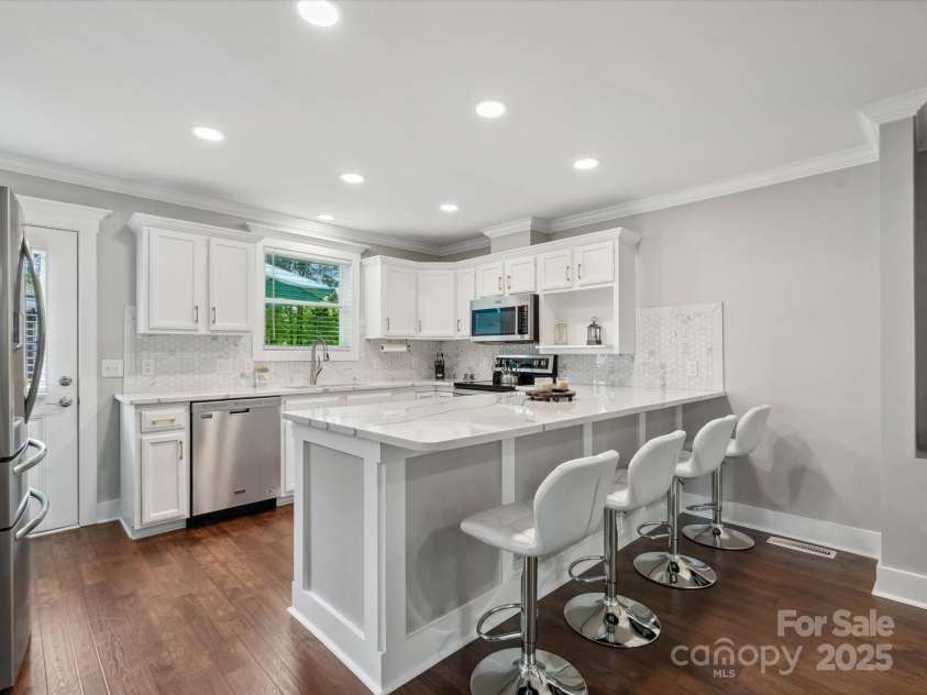 195 Bluebird Lane, Salisbury, NC 28146.  MLS# CAR4259402, YatesRealty ID 20581. Kitchen