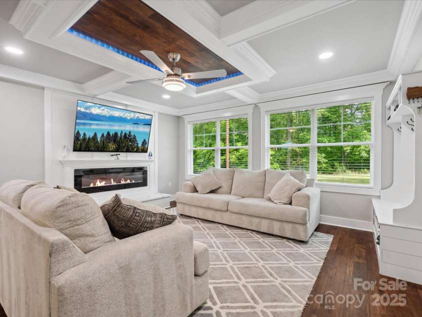 195 Bluebird Lane, Salisbury, NC 28146.  MLS# CAR4259402, YatesRealty ID 20581. Living room