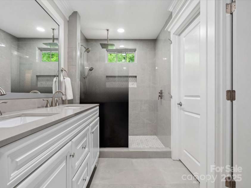 195 Bluebird Lane, Salisbury, NC 28146.  MLS# CAR4259402, YatesRealty ID 20581. Primary bath