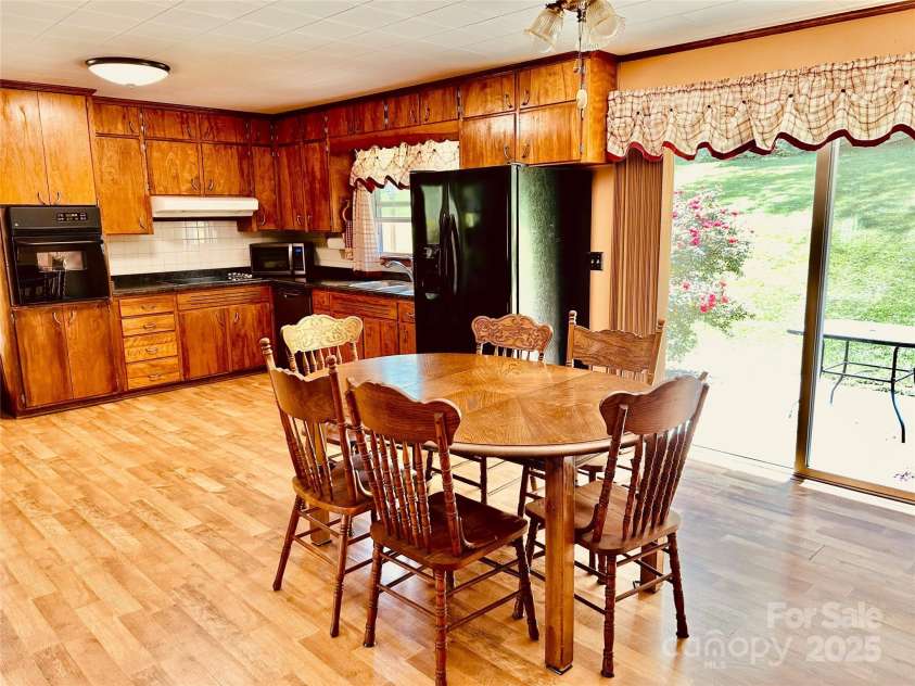 135 Smathers Street, Clyde, NC 28721.  MLS# CAR4268499, YatesRealty ID 20582. Spacious Kitchen