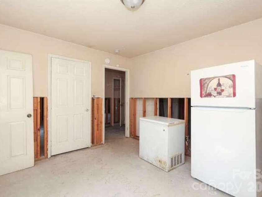 1401 Mauney Avenue, Gastonia, NC 28052.  MLS# CAR4363159, YatesRealty ID 20582. 